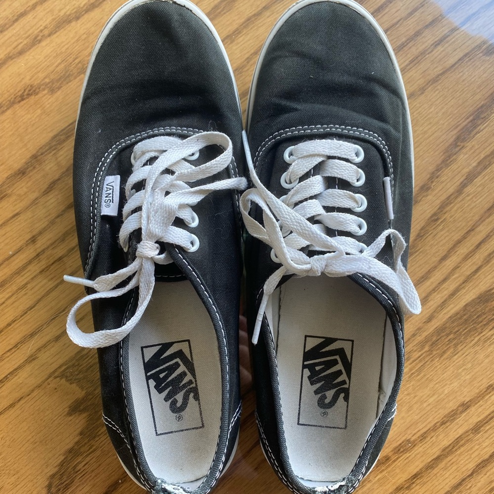 Vans Authentic Black and White